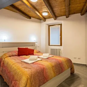 Giulia , Argegno Italien