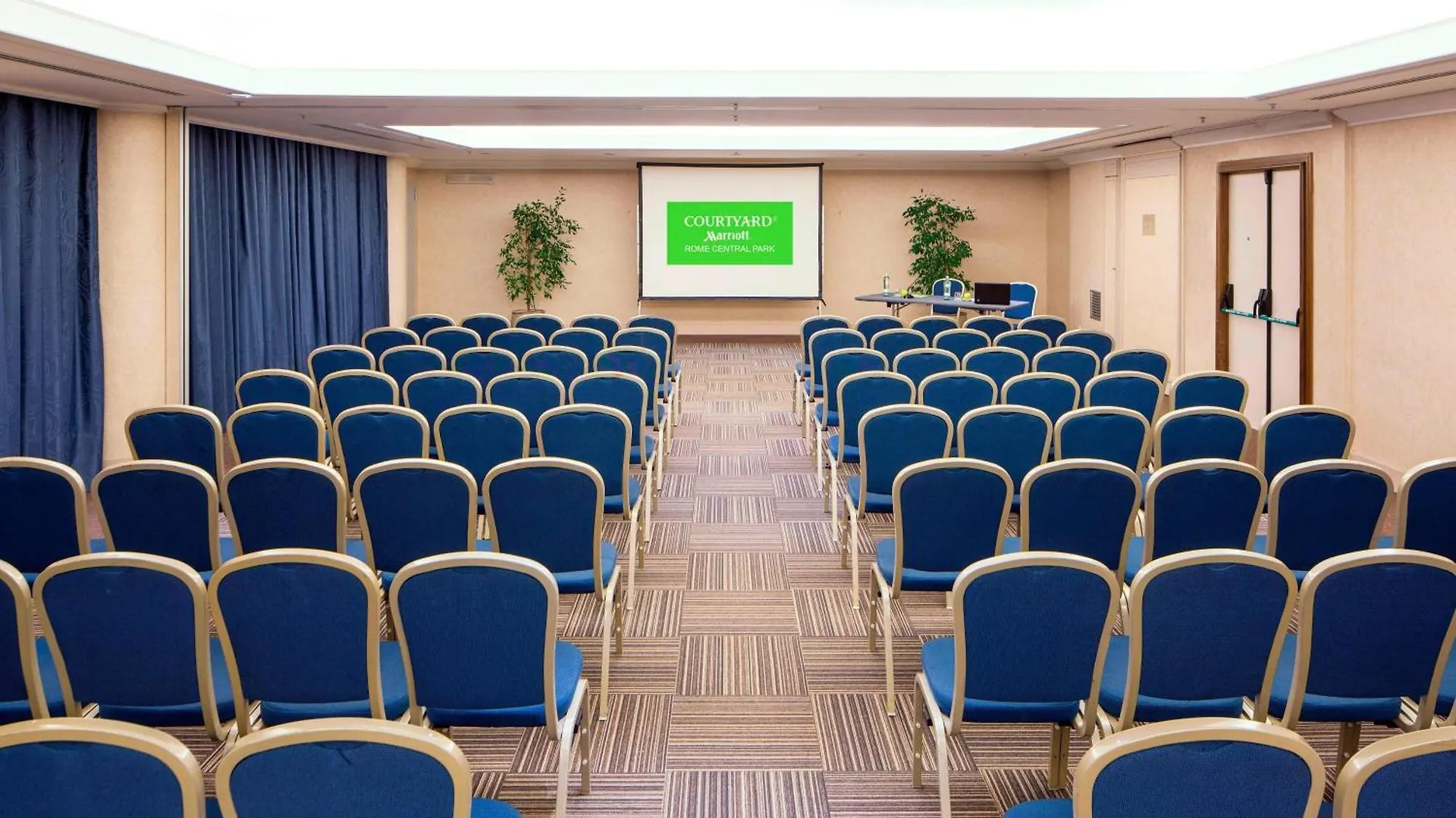 Courtyard By Marriott Rome Central Park