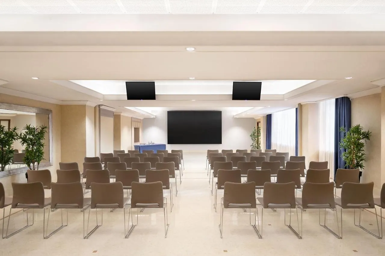Courtyard By Marriott Rome Central Park Hotel