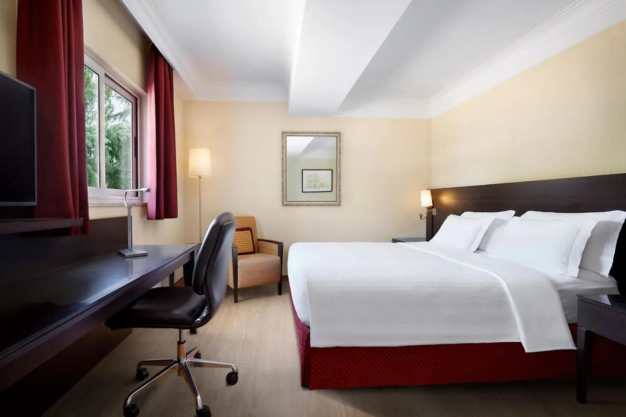 Courtyard By Marriott Rome Central Park