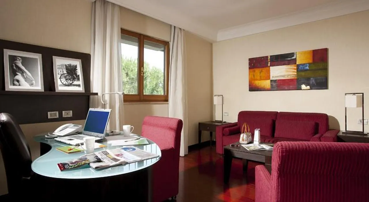 Courtyard By Marriott Rome Central Park 4*,